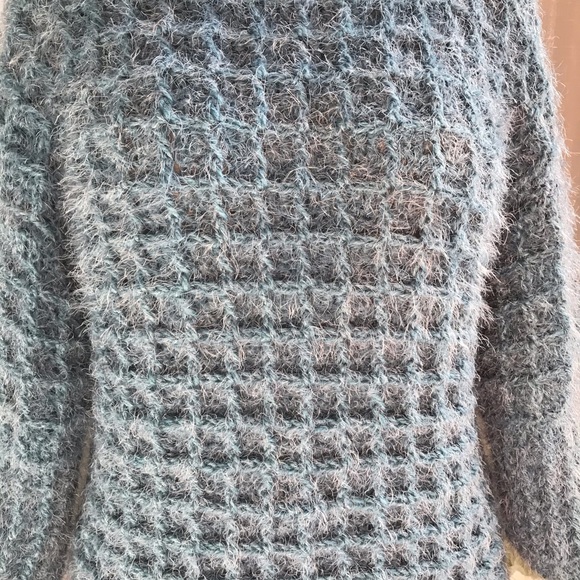Crochet women sweater - Picture 2 of 3